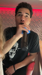 Couple enjoys early morning karaoke session in Mexico