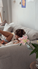 Afternoon downtime in Chang Phueak living room with flowers