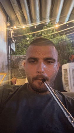 Evening hookah session and recovery dog documented in Đà Nẵng