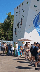 Summer activities at Luzhniki: climbing walls and paddleboarding