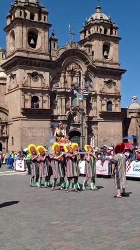Inti Raymi procession fills Cuzco's plaza with traditional Andean dress