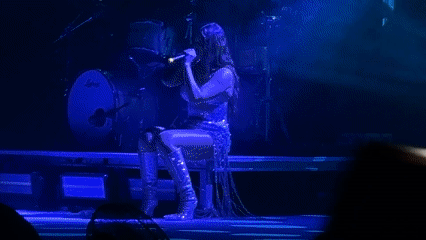 Woman performs sparkly stage set in Milan