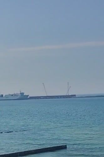 Maritime activity observed along Pionersky coastline