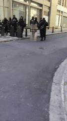 Police presence and anti-government graffiti observed in La Paz