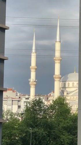 Casual selfies and mosque views captured in Esenyurt