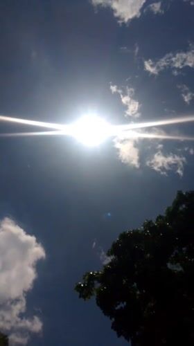 Sunny afternoon weather documented in Caracas