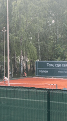 Morning scenes documented across parks and courts in Izhevsk
