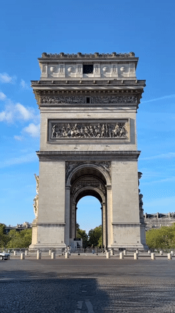 Morning visit to the Arc de Triomphe, Paris