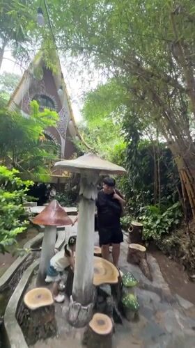 Tourist documents early morning visit to Da Lat's Crazy House