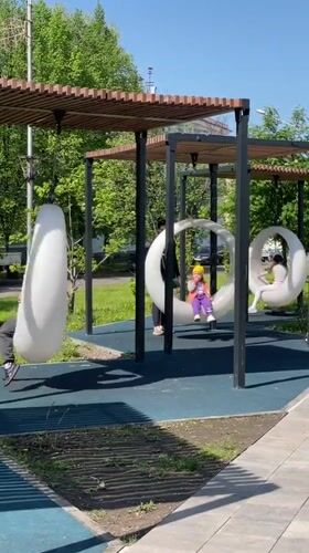 Spring morning walk documented across Zheleznogorsk playgrounds and streets