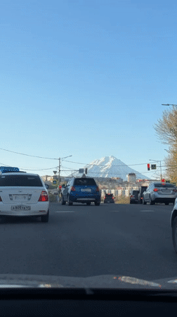 Clear skies, traffic flow documented in Petropavlovsk-Kamchatsky street view