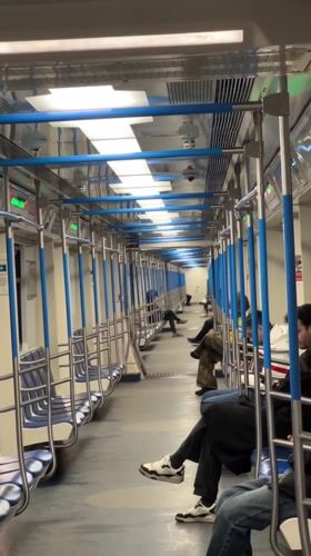 Moscow subway car captured nearly empty during evening hours
