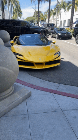 Evening stroll through Beverly Hills Rodeo Drive shopping district