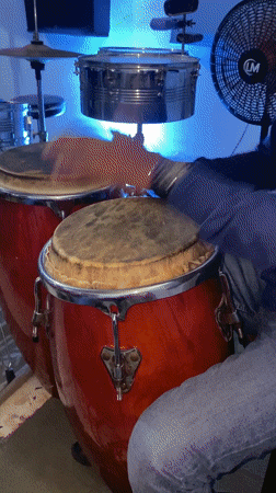 Late-night drum session recorded in Tinaquillo residential room