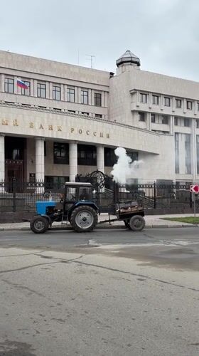 Morning scenes captured across Ulyanovsk include decorating, gathering, street activity