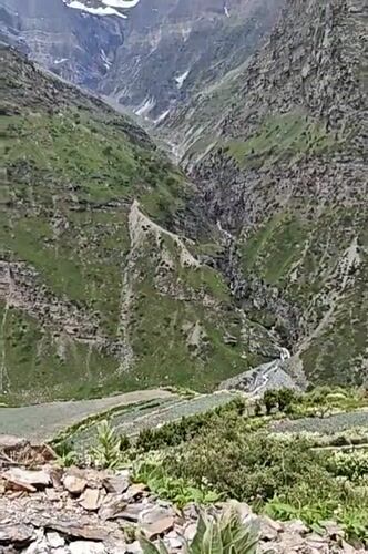 Road and peaks: a mountain morning in Himachal Pradesh