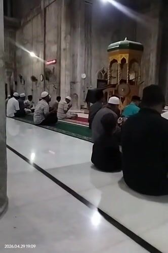 Prayer gathering observed at Indonesian mosque