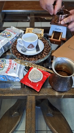 Hands-on coffee brewing session in a Chișinău kitchen