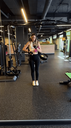 Gym session in Sochi: locker room prep to treadmill run
