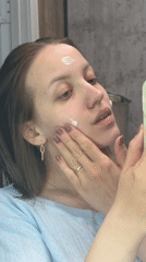 Woman documents beauty routine in selfies in Reshetnikovo, Russia