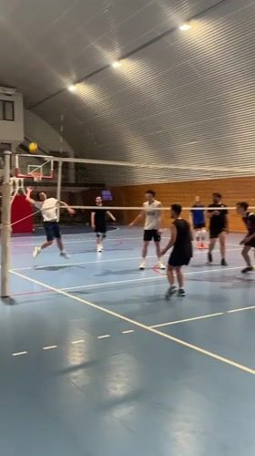 Casual volleyball game in Montenegro gymnasium results in player injury