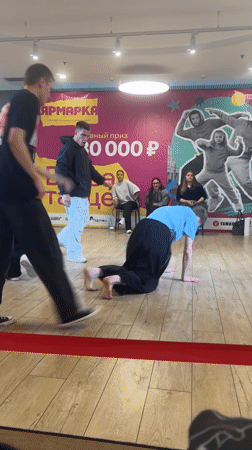 Street dance battle with 30,000-ruble prize at Astrakhan's Yarmarka