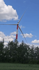 Wind turbine spotted in Krasnoarmeysk under clear skies