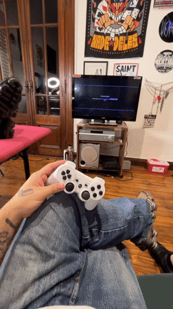 Evening scenes in Buenos Aires feature tattooing, gaming, street activity