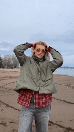 Young women document beach outing with selfies in Noviy