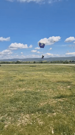 Aircraft and parachute activity observed in Chernyovo, Bulgaria