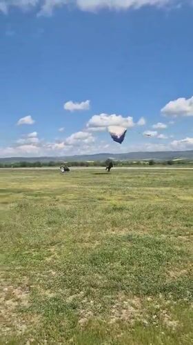 Aircraft and parachute activity observed in Chernyovo, Bulgaria