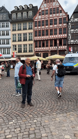 Iranian flag demonstration held in Frankfurt's historic Romerberg square