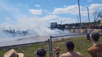 Demolition derby draws big crowd in Saint-Chrysostome, Quebec