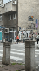 Ordinary moments documented across Belgrade on April afternoon