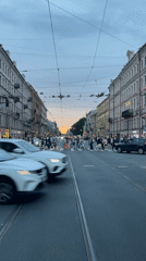 Evening street scenes across central Saint Petersburg