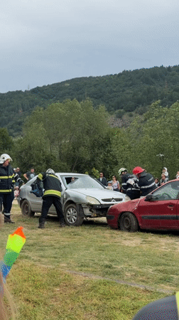 Firefighter rescue demo held during kite festival in Bulgaria