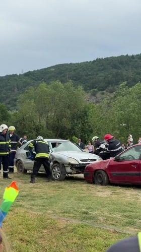 Firefighter rescue demo held during kite festival in Bulgaria