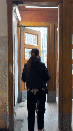 Moscow residents go about daily routines on rainy afternoon