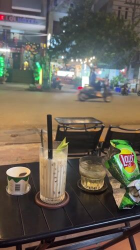 Café patio scene captured in Ho Chi Minh City