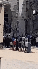 Life continuing amid heavy destruction in Khan Yunis