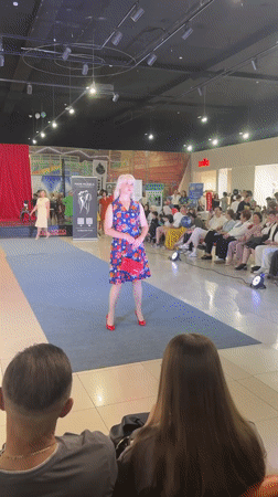 Mall fashion show and kids' performance in Tri Potoka, Russia