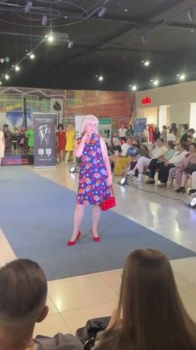 Mall fashion show and kids' performance in Tri Potoka, Russia