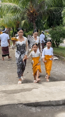 Traditional Balinese ceremony unfolds in Blahbatuh temple complex