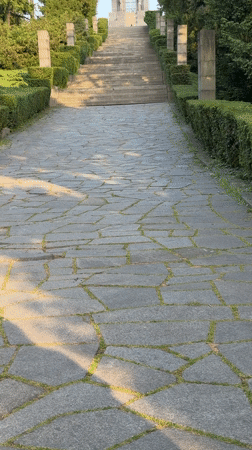 Afternoon stroll through Vozdovac park captures monuments, flowers, portraits