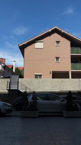 Video captures residential scene, sky view in Belgrade suburb