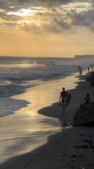 Sunset gathering draws crowds to North Kuta beach overlooks
