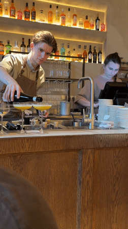 Moscow food establishments operate normally during Friday afternoon