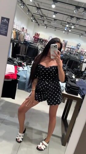 Women shop, take selfies at Montenegro clothing stores