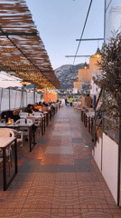 Sunset dining captured at Dénia waterfront restaurants