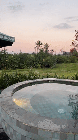 Poolside chill, street scenes, and café stops in Mengwi, Bali